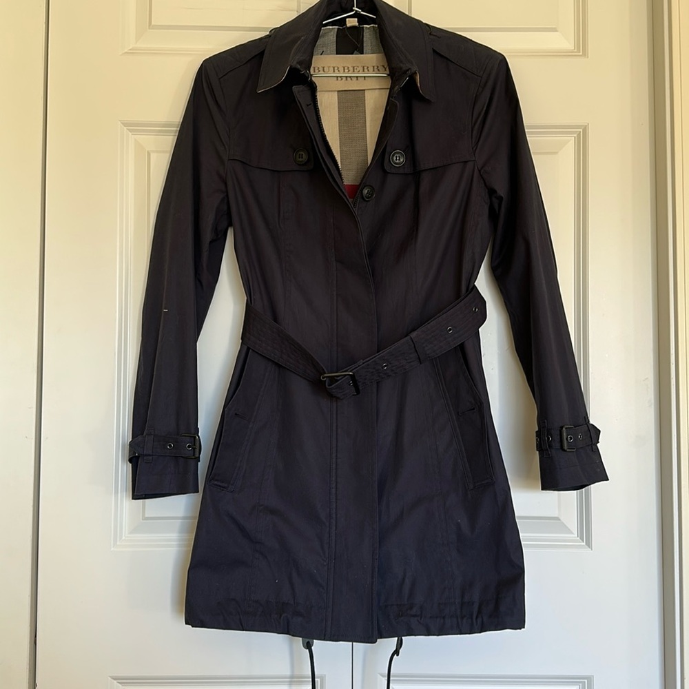 BURBERRY BRIT Trench coat zip and button features belted deep navy size medium